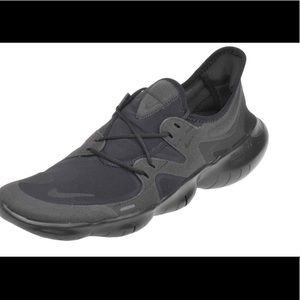 NWOT Women's Free Rn 5.0 Running Shoes